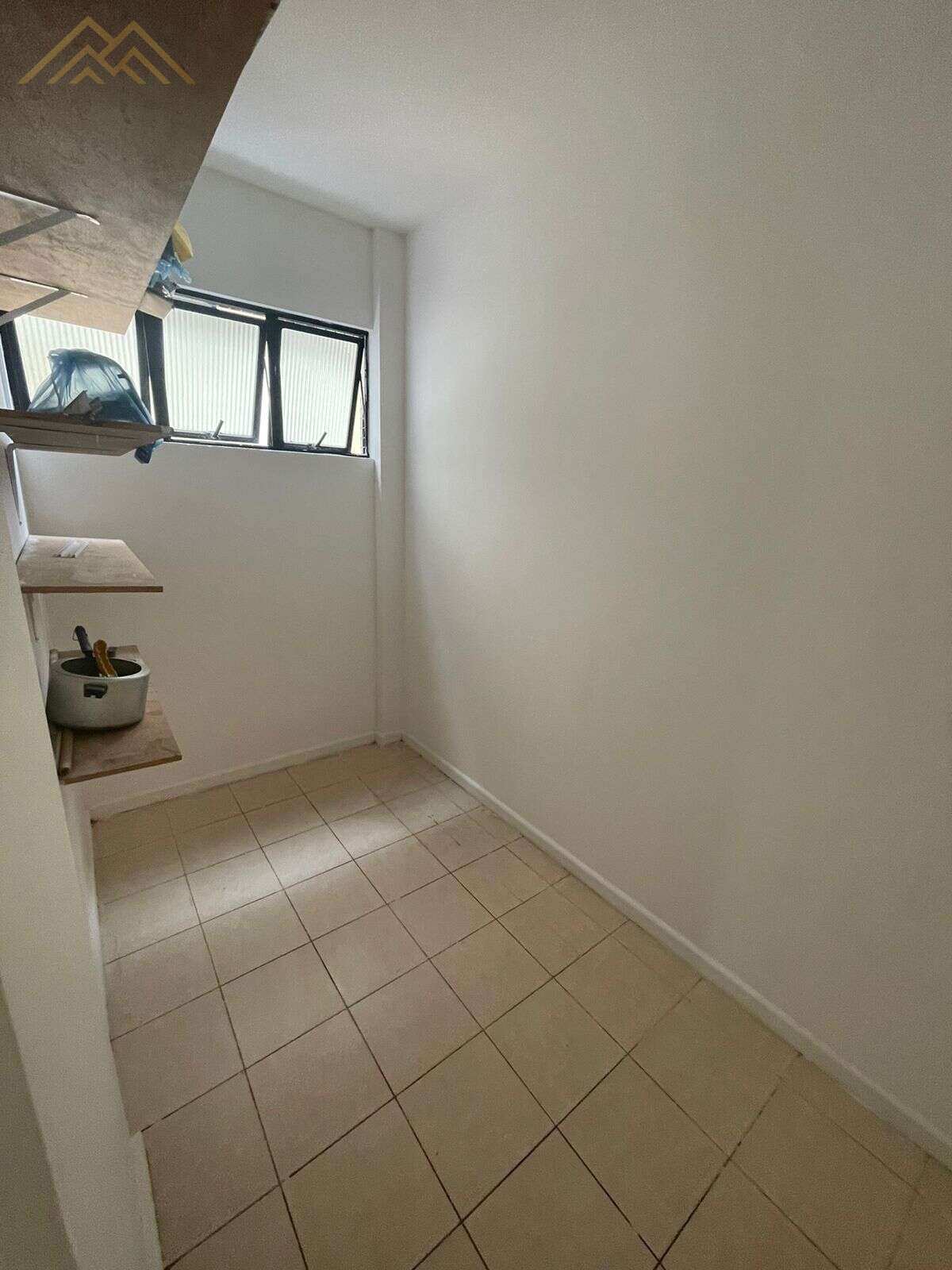 Apartamento à venda em Salvador, Costa Azul, com 3 quartos, 80m² - Henrique Aquino  IMÓVEIS DE QUALIDADE LTDA CRECI PJ 2675