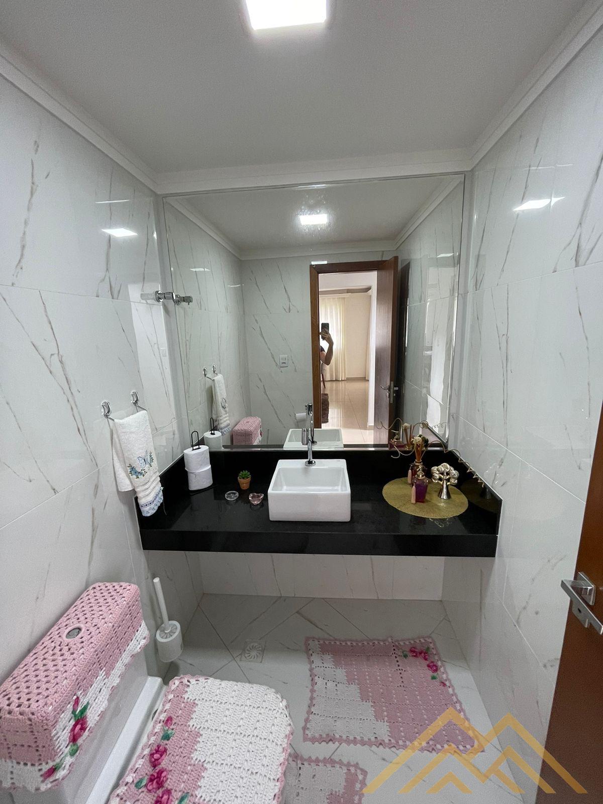 Apartamento com 4 quartos, 197m², à venda em Lauro de Freitas, Pitangueiras - Henrique Aquino  IMÓVEIS DE QUALIDADE LTDA CRECI PJ 2675