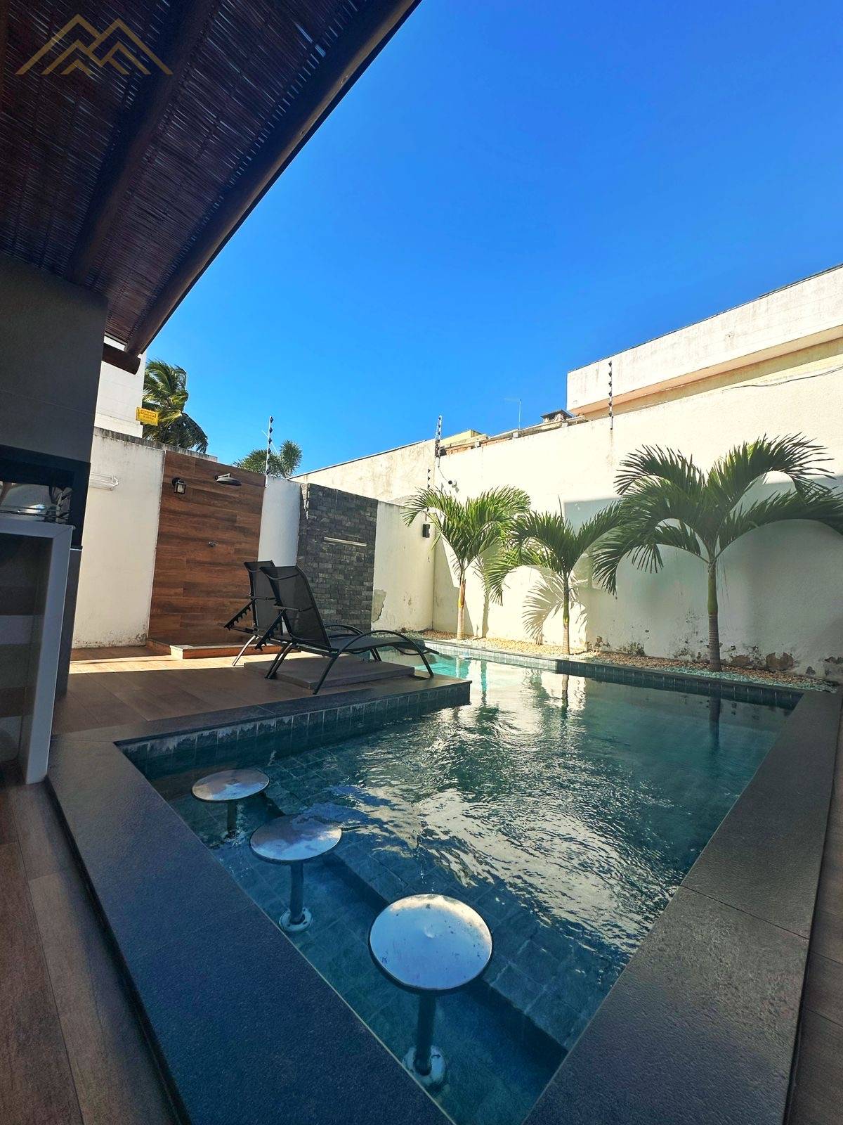 Casa à venda em Camaçari, Catu de Abrantes (Abrantes), com 3 quartos, 300m² - Henrique Aquino  IMÓVEIS DE QUALIDADE LTDA CRECI PJ 2675