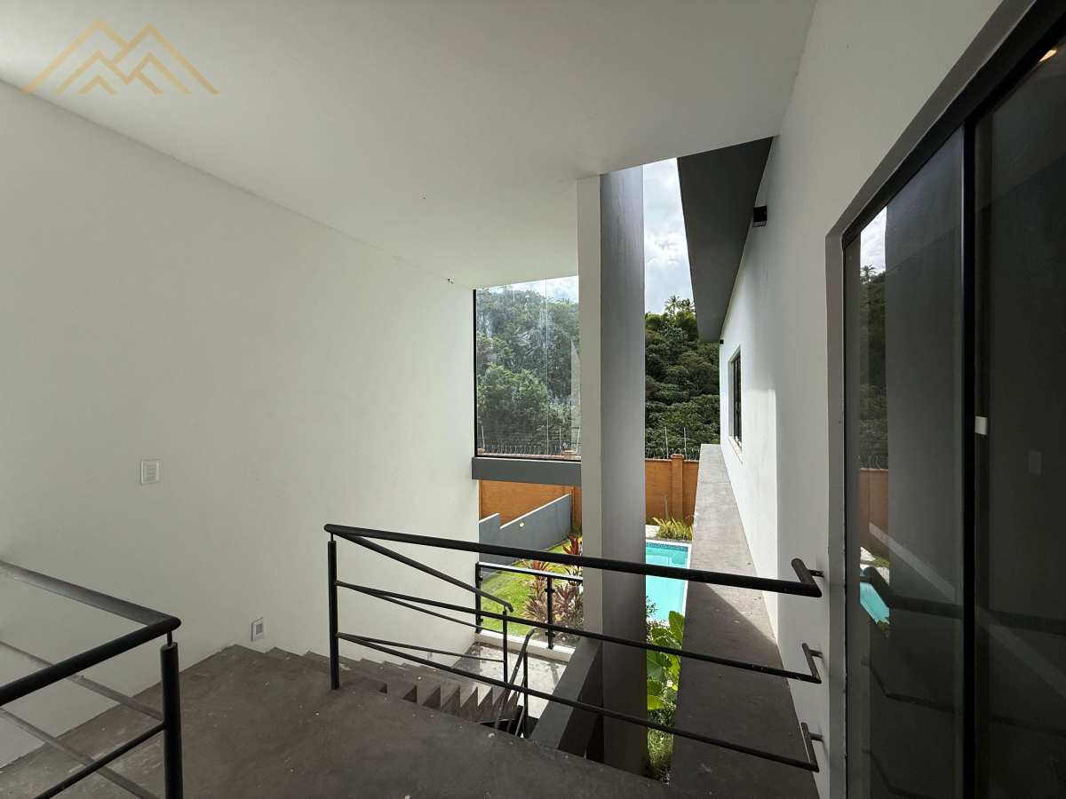 Casa à venda em Camaçari, Vila de Abrantes (Abrantes), com 3 quartos, 198m² - Henrique Aquino  IMÓVEIS DE QUALIDADE LTDA CRECI PJ 2675