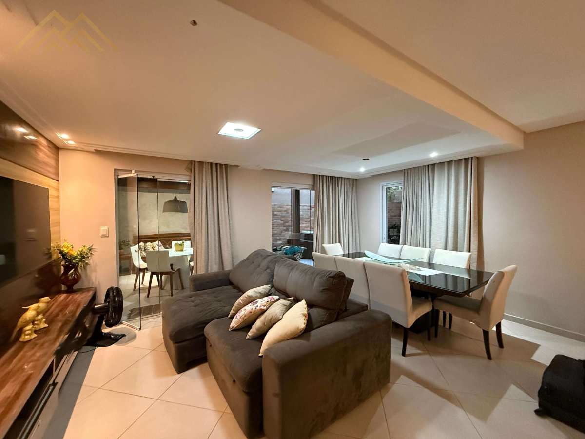 Casa à venda em Lauro de Freitas, Buraquinho, com 4 quartos, 230m² - Henrique Aquino  IMÓVEIS DE QUALIDADE LTDA CRECI PJ 2675