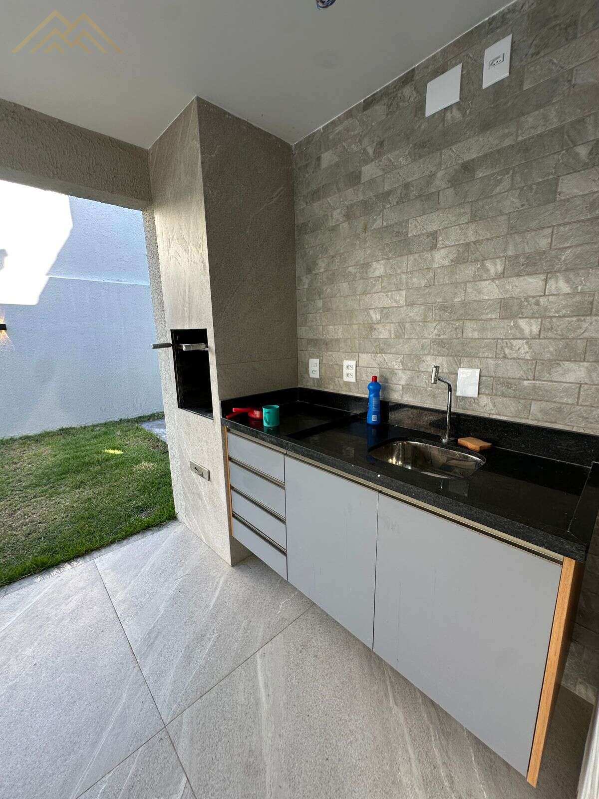 Casa à venda em Lauro de Freitas, Buraquinho, com 5 quartos, 262m² - Henrique Aquino  IMÓVEIS DE QUALIDADE LTDA CRECI PJ 2675