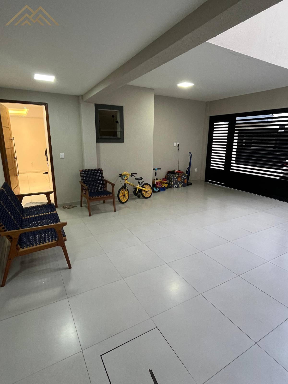 Casa à venda em Lauro de Freitas, Centro, com 3 quartos, 150m² - Henrique Aquino  IMÓVEIS DE QUALIDADE LTDA CRECI PJ 2675
