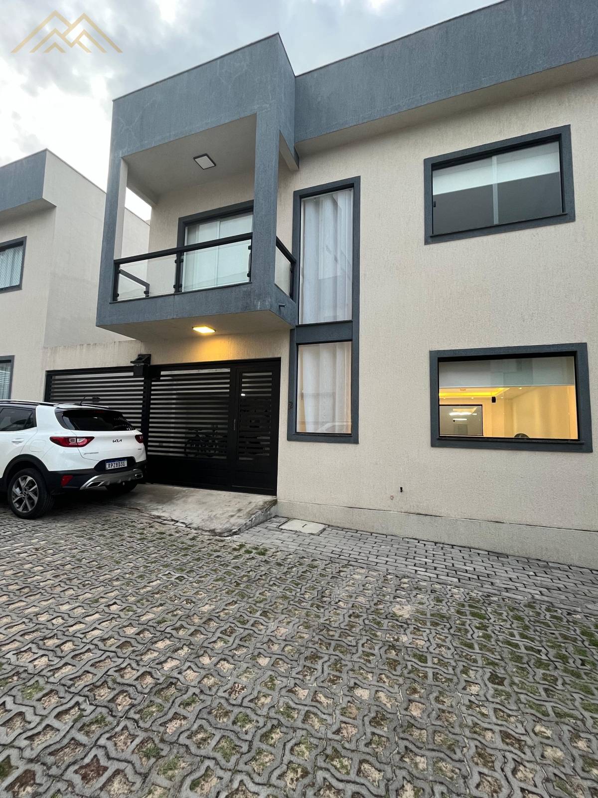 Casa à venda em Lauro de Freitas, Centro, com 3 quartos, 150m² - Henrique Aquino  IMÓVEIS DE QUALIDADE LTDA CRECI PJ 2675