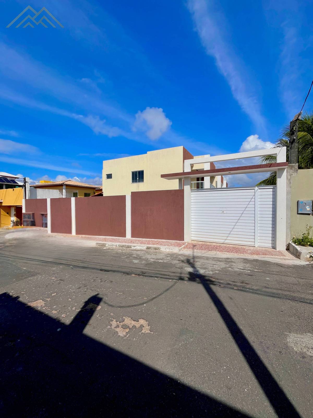 Casa à venda em Lauro de Freitas, Pitangueiras, com 4 quartos, 180m² - Henrique Aquino  IMÓVEIS DE QUALIDADE LTDA CRECI PJ 2675