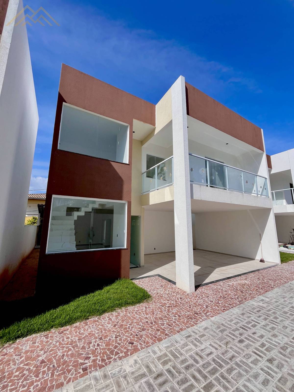 Casa à venda em Lauro de Freitas, Pitangueiras, com 4 quartos, 180m² - Henrique Aquino  IMÓVEIS DE QUALIDADE LTDA CRECI PJ 2675
