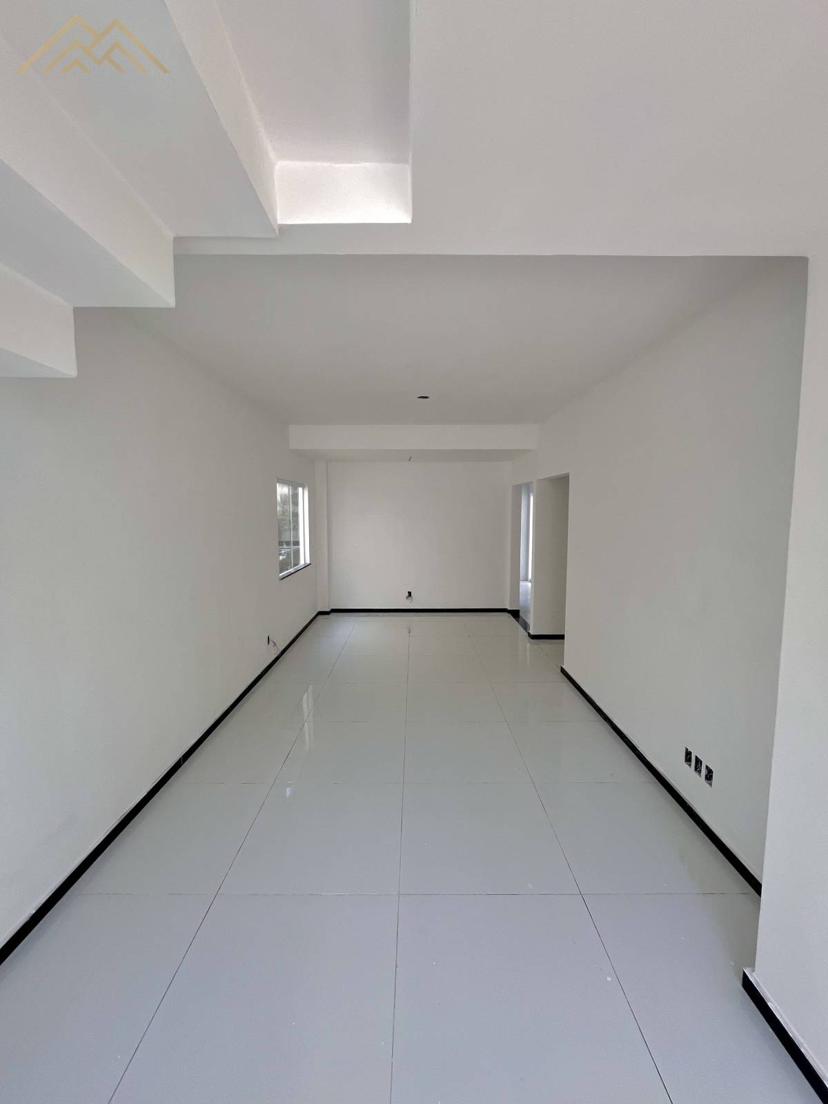 Casa à venda em Lauro de Freitas, Pitangueiras, com 4 quartos, 180m² - Henrique Aquino  IMÓVEIS DE QUALIDADE LTDA CRECI PJ 2675
