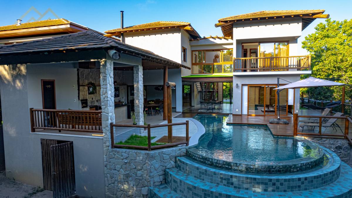 Casa à venda em Mata de São João, Praia do Forte, com 5 quartos, 409m² - Henrique Aquino  IMÓVEIS DE QUALIDADE LTDA CRECI PJ 2675