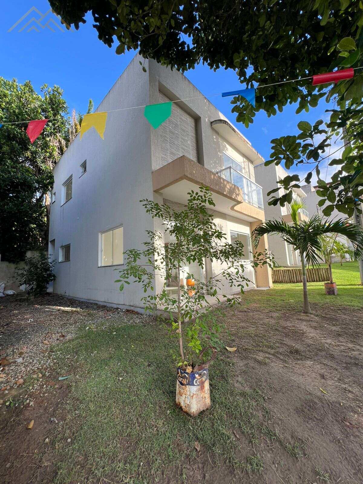 Casa à venda em Salvador, Itapuã, com 4 quartos, 110m² - Henrique Aquino  IMÓVEIS DE QUALIDADE LTDA CRECI PJ 2675