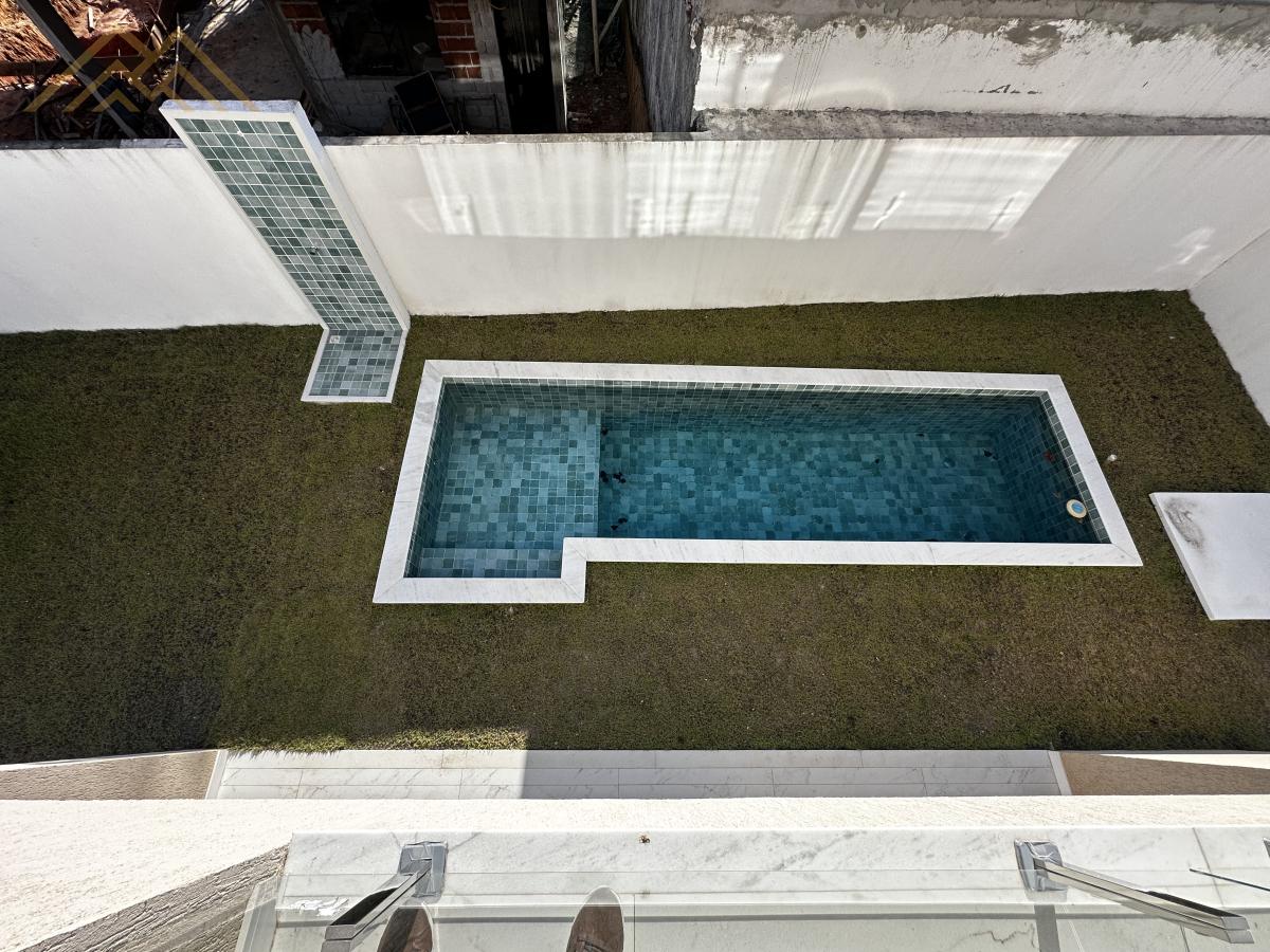 Casa com 4 quartos, 390m², à venda em Camaçari, Alphaville (Abrantes) - Henrique Aquino  IMÓVEIS DE QUALIDADE LTDA CRECI PJ 2675