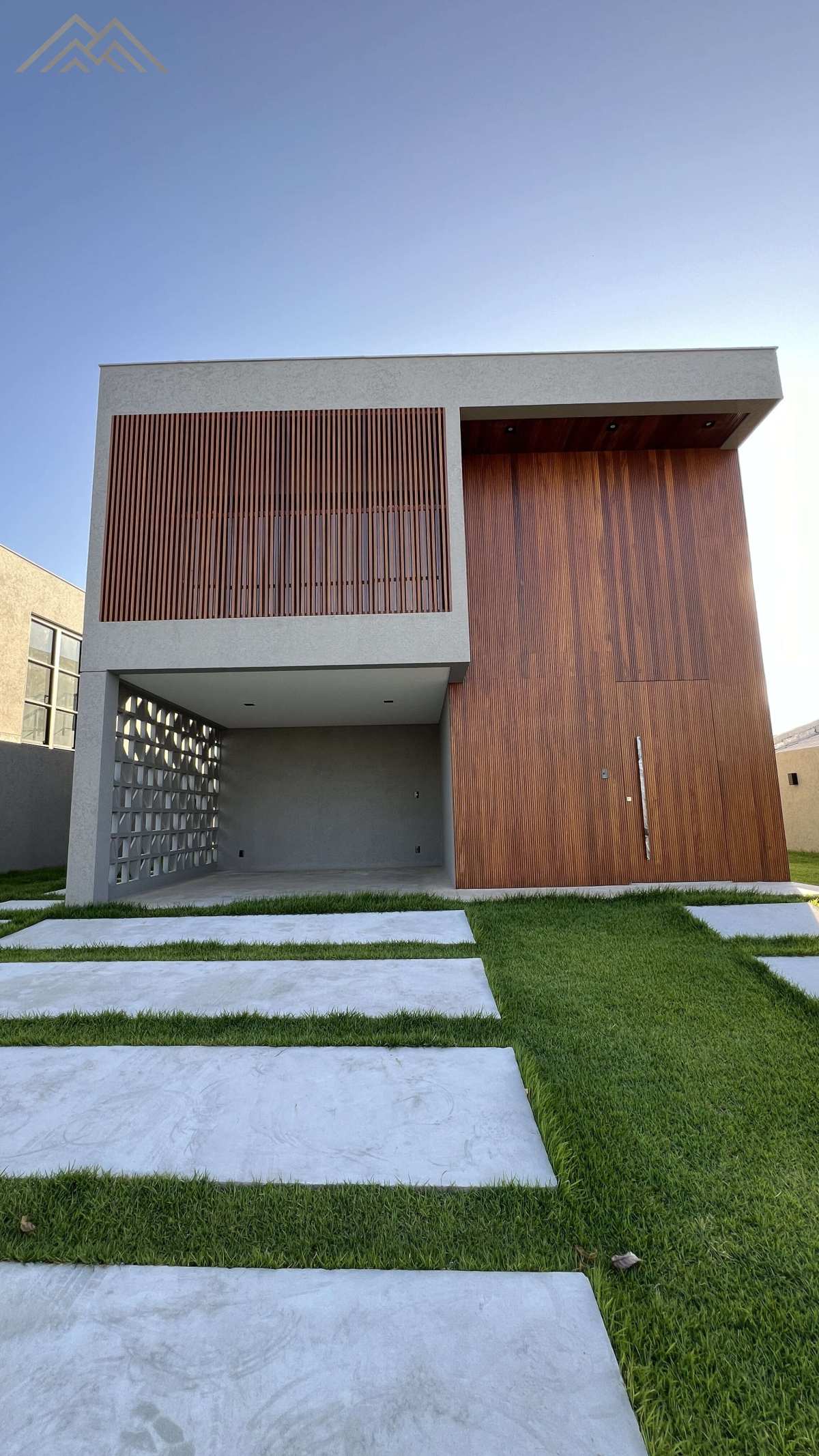 Casa de condomínio à venda em Camaçari, Alphaville (Abrantes), com 4 quartos, 378m² - Henrique Aquino  IMÓVEIS DE QUALIDADE LTDA CRECI PJ 2675