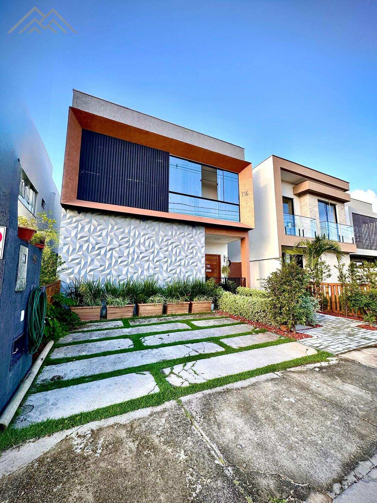 Casa de condomínio à venda em Camaçari, Alphaville (Abrantes), com 4 quartos, 175m² - Henrique Aquino  IMÓVEIS DE QUALIDADE LTDA CRECI PJ 2675