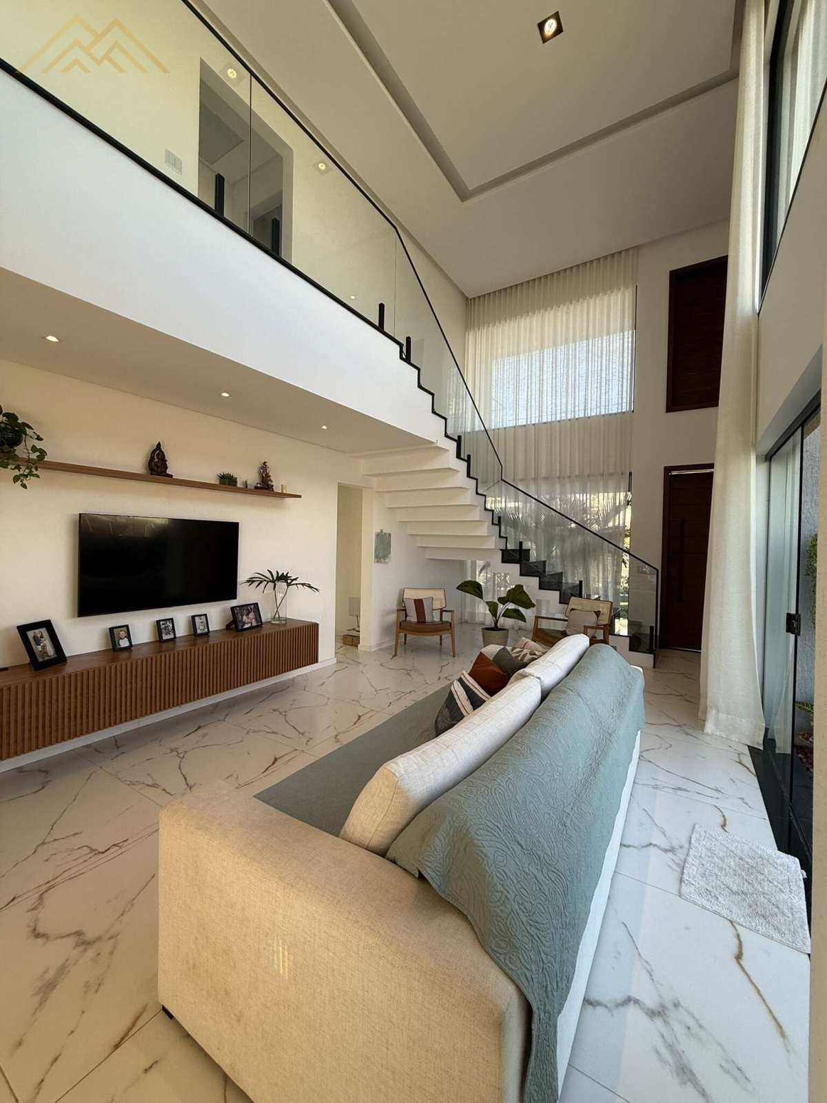 Casa de condomínio à venda em Camaçari, Alphaville (Abrantes), com 4 quartos, 270m² - Henrique Aquino  IMÓVEIS DE QUALIDADE LTDA CRECI PJ 2675