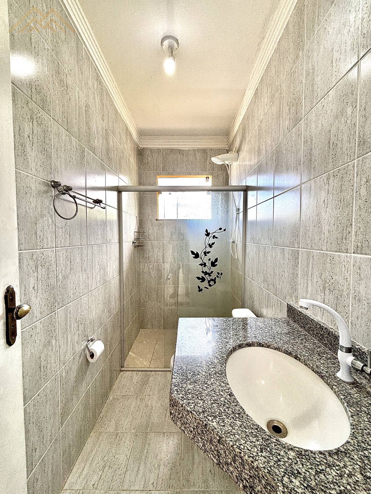 Casa de condomínio à venda em Camaçari, Arembepe (Abrantes), com 3 quartos, 300m² - Henrique Aquino  IMÓVEIS DE QUALIDADE LTDA CRECI PJ 2675