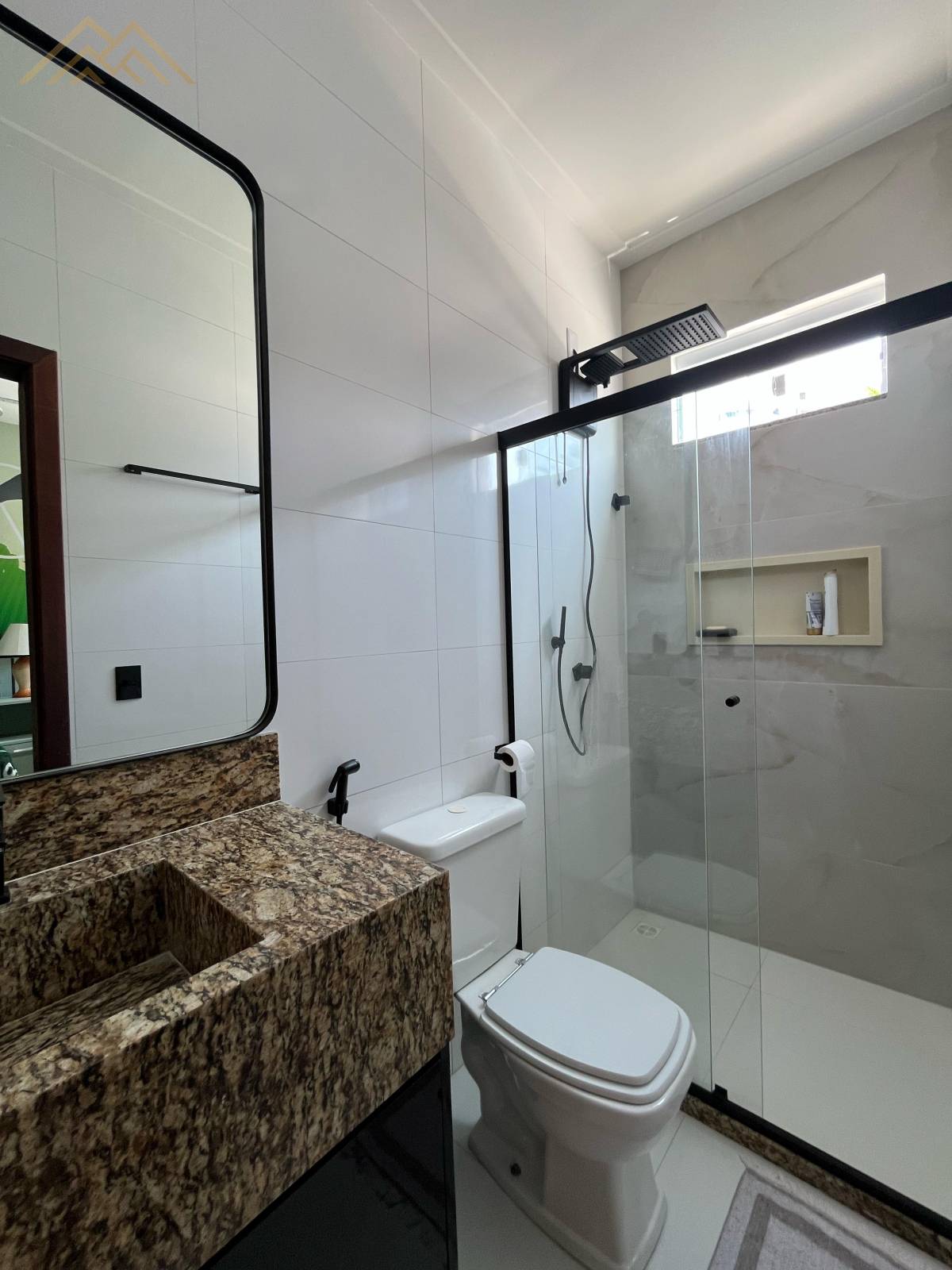 Casa de condomínio à venda em Lauro de Freitas, Centro, com 4 quartos, 230m² - Henrique Aquino  IMÓVEIS DE QUALIDADE LTDA CRECI PJ 2675