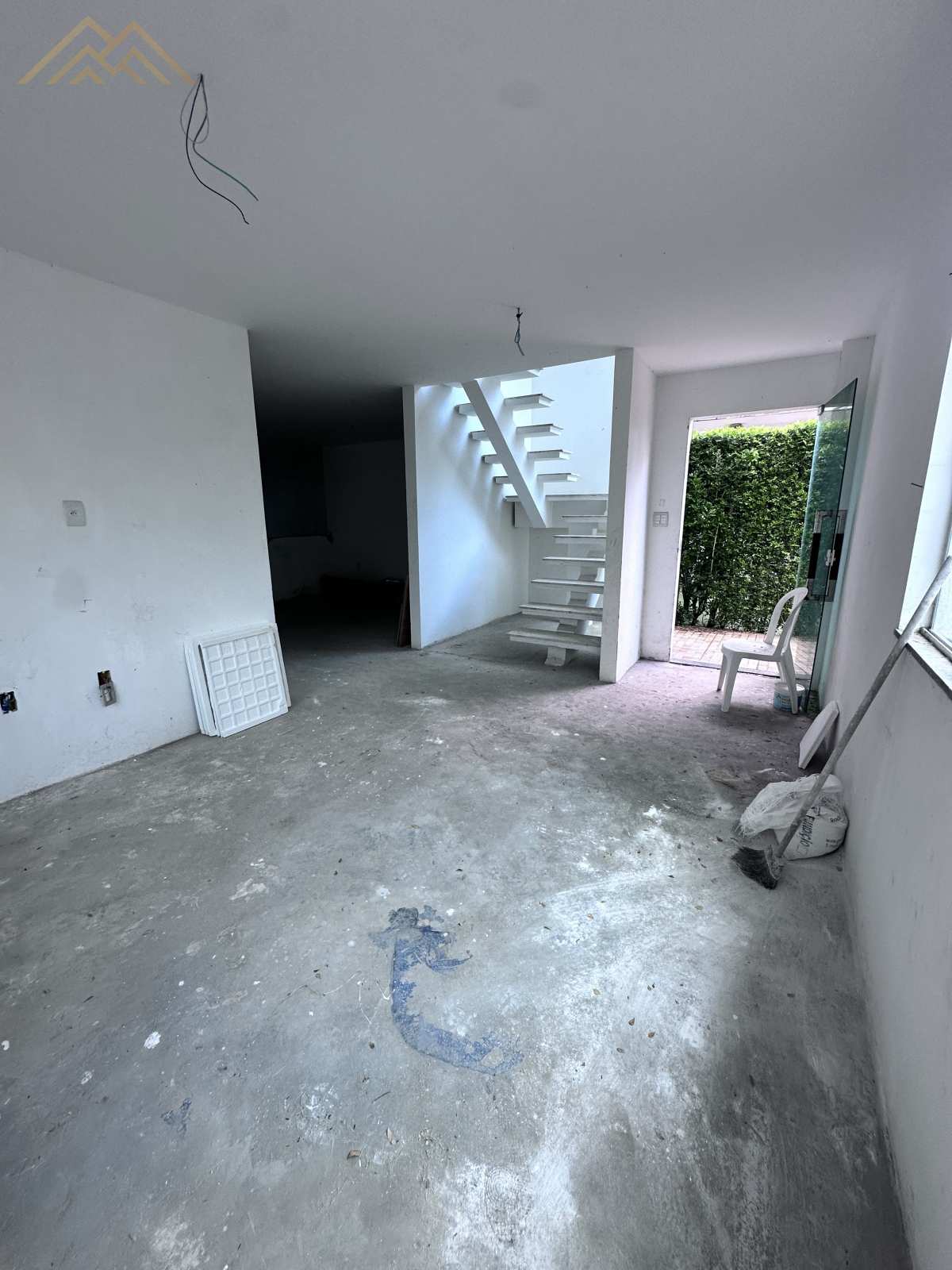 Casa de condomínio à venda em Lauro de Freitas, Pitangueiras, com 4 quartos, 260m² - Henrique Aquino  IMÓVEIS DE QUALIDADE LTDA CRECI PJ 2675