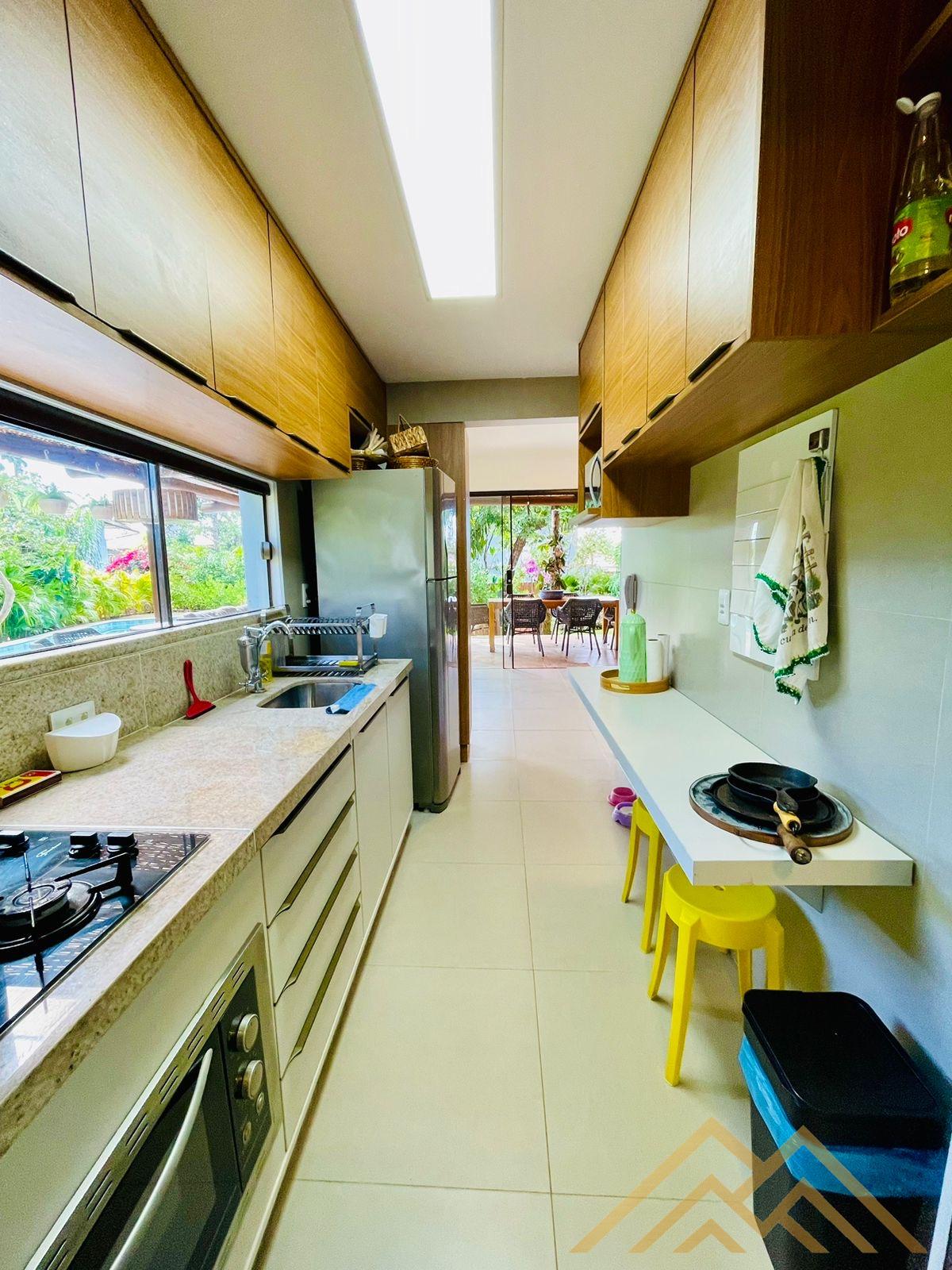 Casa de condomínio com 3 quartos, 270m², à venda em Mata de São João, Praia do forte - Henrique Aquino  IMÓVEIS DE QUALIDADE LTDA CRECI PJ 2675