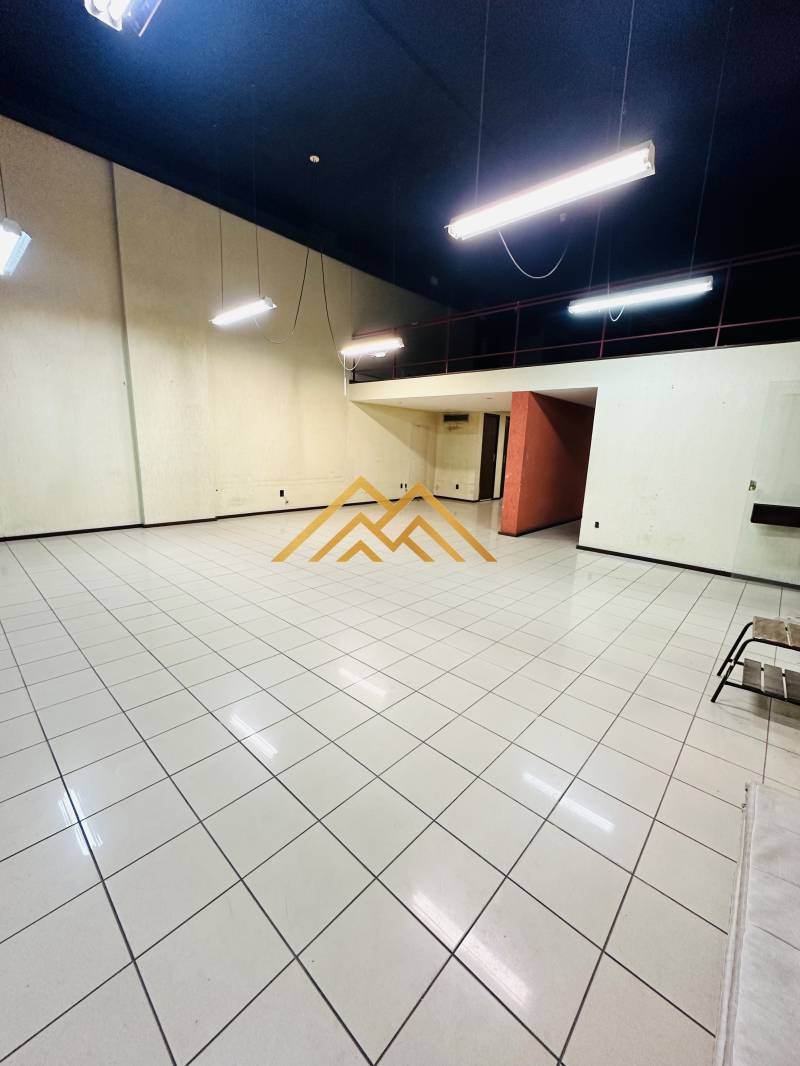 Prédio comercial, 9370m² em Salvador, Saúde - Henrique Aquino  IMÓVEIS DE QUALIDADE LTDA CRECI PJ 2675